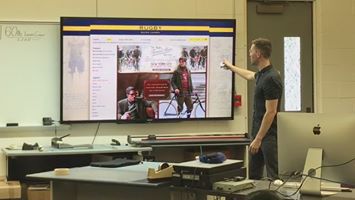 decorative image of steve-olesky-talks-to-students , PSC Alum, Steve Olesky, Inspires Art Students 2019-07-25 14:45:05